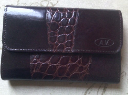 Portafoglio da donna in pelle e coccodrillo