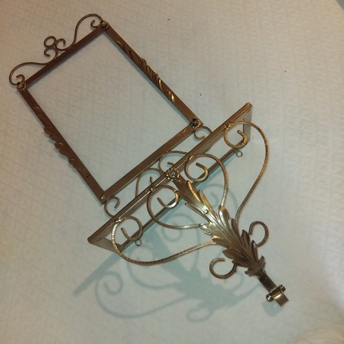 Specchio con mensole in ferro battuto