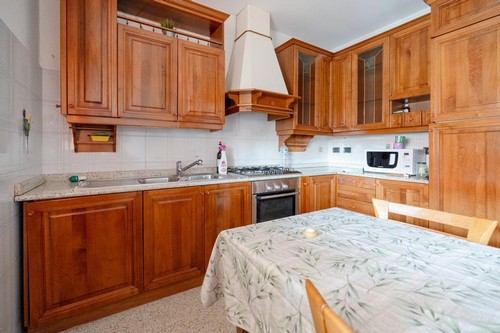 CUCINA + MOBILE TV + DIVANO