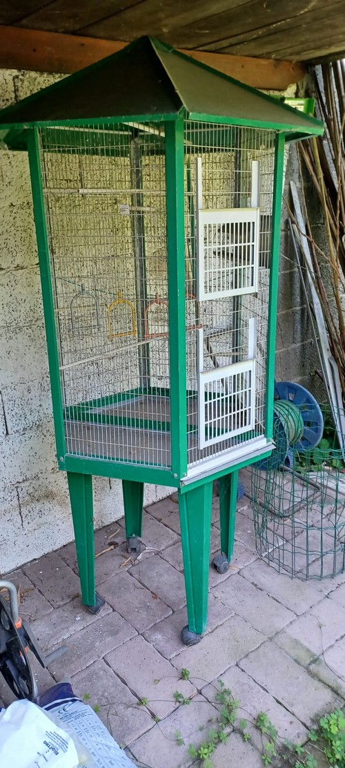 Voliera da esterno per uccelli