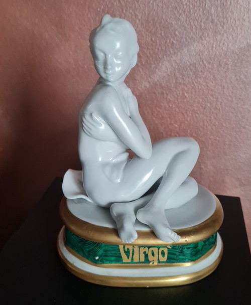 Figurina Porcellana  Mangani vintage  '   VIRGO  '