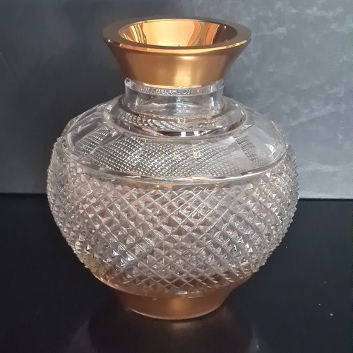 Vaso  cristallo    tipo Moser ,intagliato a mano c