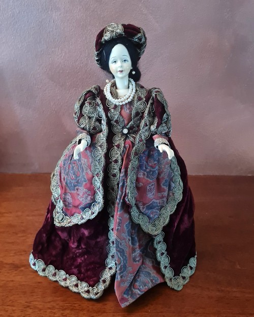Bambola  da collezione   CATERINA DE MEDICI realiz