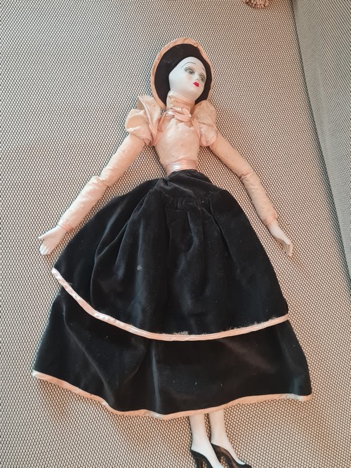 Bambola di porcellana  stile boudoir ,  viso dipin
